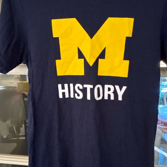 University of Michigan Wolverines History Department t-Shirt size medium. EUC. - Picture 2 of 8